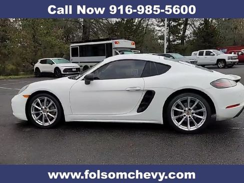 Used 2017 Porsche 718 Cayman image 7