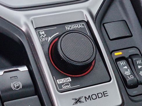 Used 2020 Subaru Forester Premium image 25