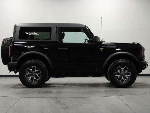 Used 2024 Ford Bronco Badlands image 3
