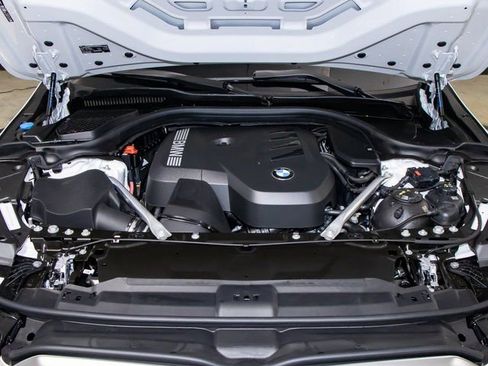 Used 2026 BMW 530i xDrive w/ M Sport Package AWD/4WD image 5