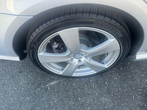 Used 2010 Mercedes-Benz E 350 Sedan image 12