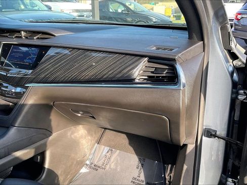 Used 2023 Cadillac XT6 Premium Luxury FWD image 29