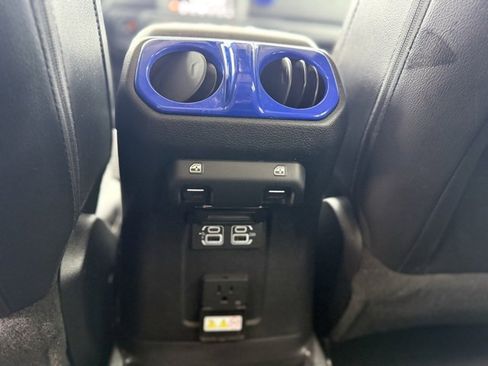 Used 2018 Jeep Wrangler Unlimited Sahara image 15