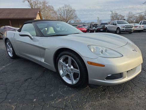 Used 2005 Chevrolet Corvette Convertible w/ Preferred Equipment Group image 18