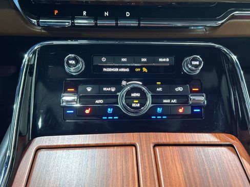 Certified 2024 Lincoln Navigator L Reserve image 25