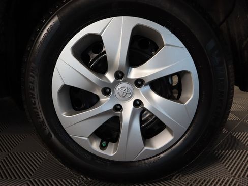 Used 2023 Toyota RAV4 LE image 31