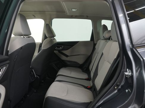 Used 2023 Subaru Forester Premium image 18