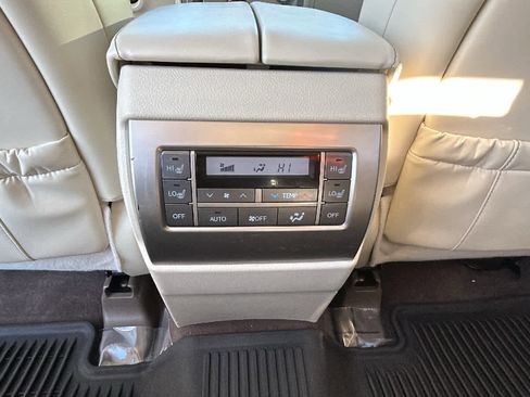 Used 2018 Lexus GX 460 Premium w/ Premium Package AWD/4WD image 25
