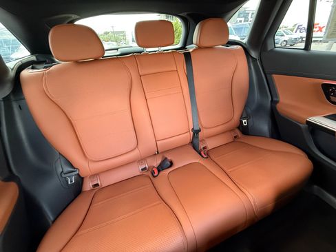 Used 2024 Mercedes-Benz GLC 300 4MATIC image 18