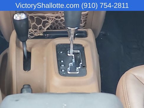 Used 2016 Jeep Wrangler Unlimited Sahara w/ Connectivity Group AWD/4WD image 5
