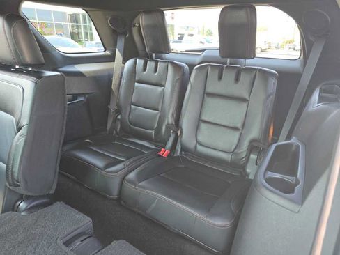 Used 2017 Ford Explorer Sport w/ Equipment Group 401A AWD/4WD image 17