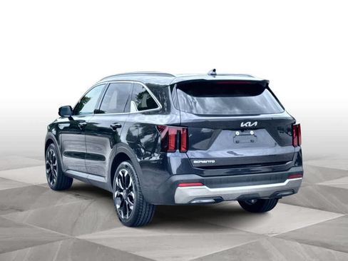 Certified 2025 Kia Sorento EX w/ Panoramic Sunroof Package FWD image 6