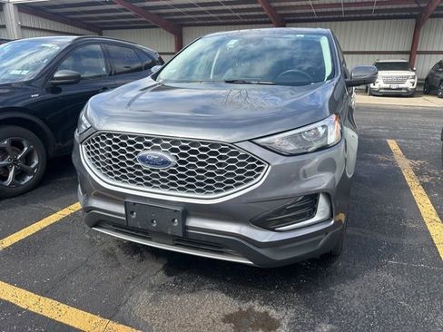 Used 2024 Ford Edge SEL image 17