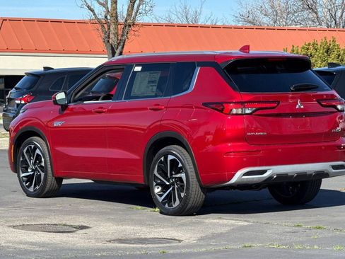 New 2025 Mitsubishi Outlander 4WD Plug-In Hybrid image 6