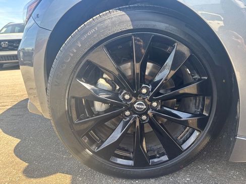 Certified 2023 Nissan Maxima SR w/ Sport Mat Group image 29