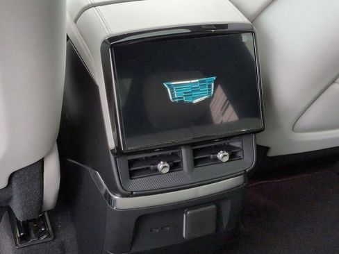 Used 2026 Cadillac Vistiq Sport image 13