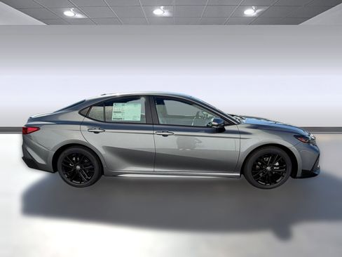 New 2026 Toyota Camry Hybrid image 9