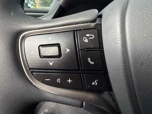 Used 2025 Lexus ES 350 w/ Premium Package FWD image 18