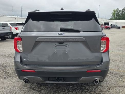 Used 2023 Ford Explorer XLT w/ Equipment Group 202A RWD image 4