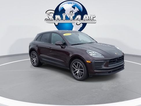 Used 2023 Porsche Macan AWD/4WD image 2
