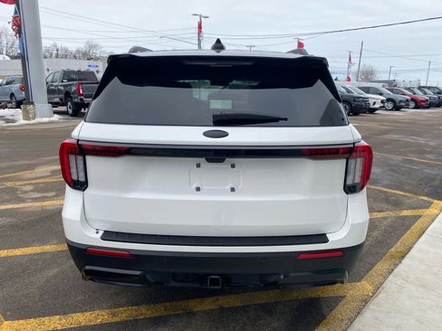 Used 2025 Ford Explorer ST-Line image 4