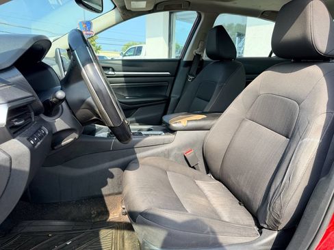 Used 2019 Nissan Altima 2.5 SV FWD image 5