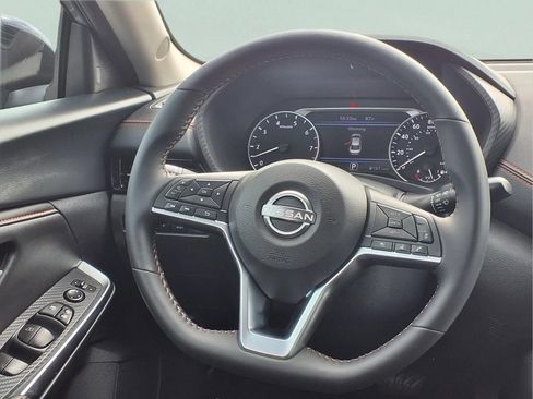 Used 2025 Nissan Sentra SR FWD image 11