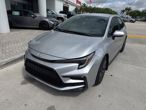 Used 2026 Toyota Corolla SE image 2