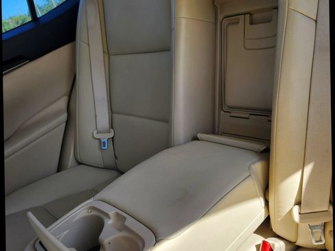 Used 2014 Lexus ES 350 FWD image 16