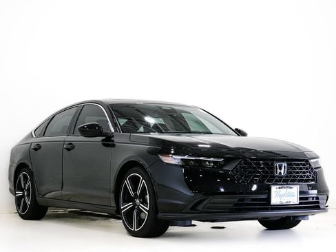 Used 2025 Honda Accord Sport image 1