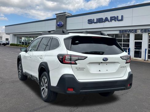 Used 2023 Subaru Outback Premium image 5