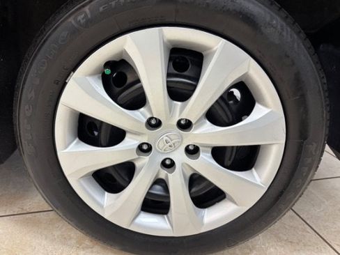 Used 2024 Toyota Corolla LE FWD image 16