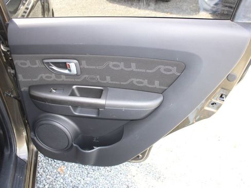 Used 2012 Kia Soul + FWD image 22