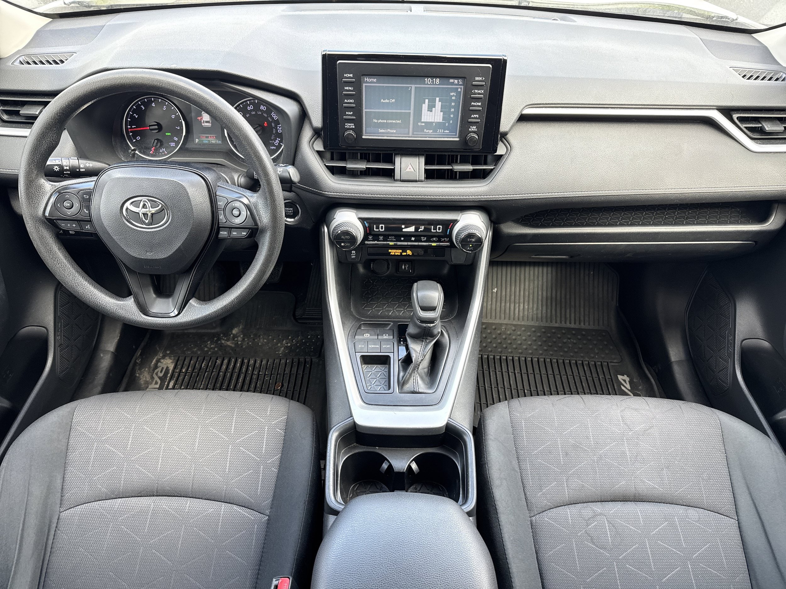 Used 2019 Toyota RAV4 XLE FWD image 16