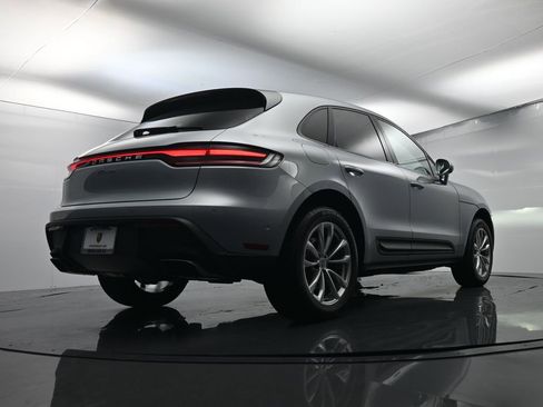 Used 2022 Porsche Macan image 53