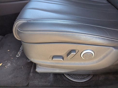 Used 2022 Genesis GV80 2.5T w/ Advanced Package 03 image 32