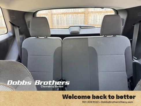 Used 2021 Chevrolet Traverse LT FWD image 19