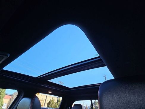 Used 2023 Nissan Titan PRO-4X w/ Pro-4x Convenience Package image 19