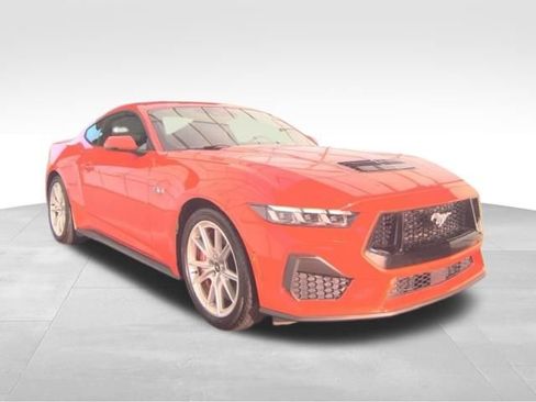 Used 2025 Ford Mustang GT Premium RWD image 4