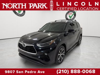 Used 2021 Toyota Highlander XLE