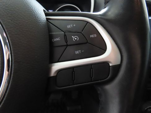 Used 2021 Jeep Compass Latitude FWD image 14