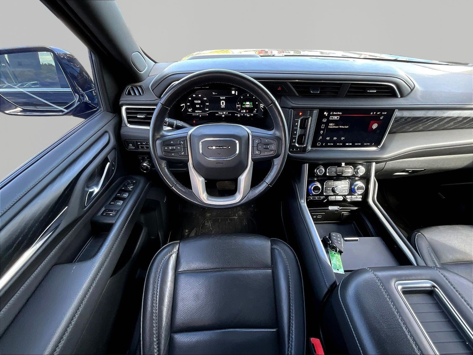 Used 2022 GMC Yukon XL Denali AWD/4WD image 8