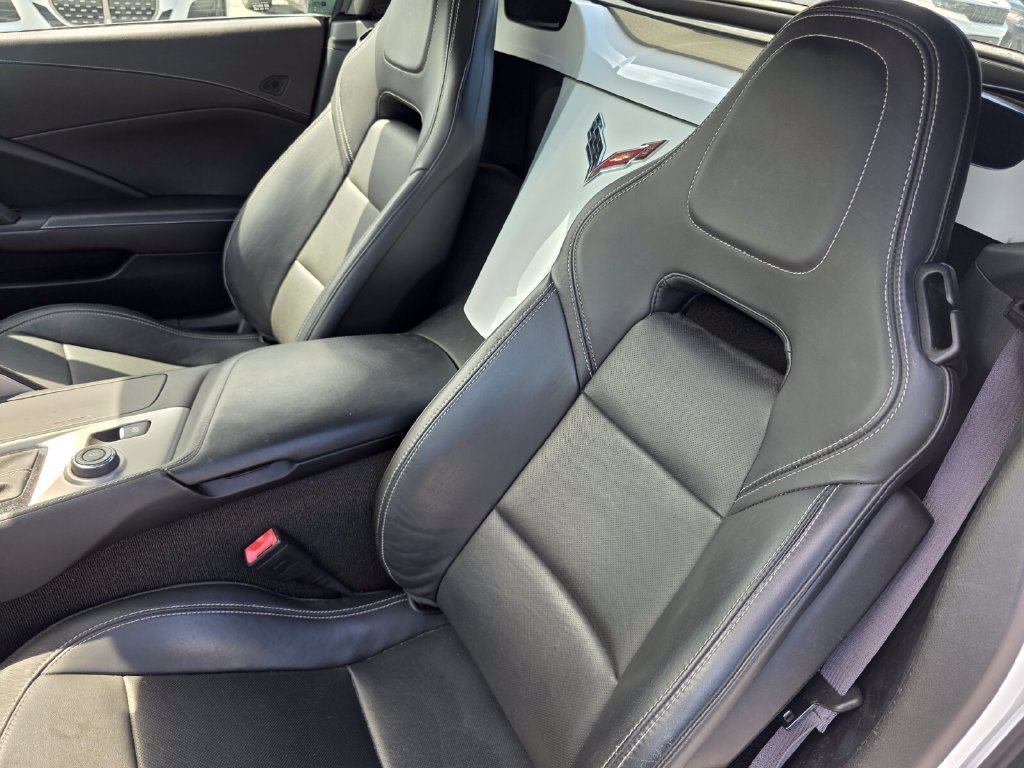 Used 2015 Chevrolet Corvette Stingray Convertible RWD image 12
