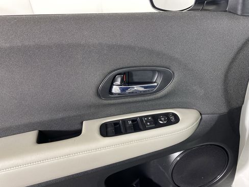 Used 2022 Honda HR-V LX image 14