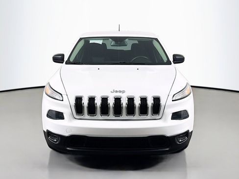 Used 2016 Jeep Cherokee Sport image 8