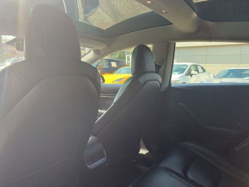 Used 2020 Tesla Model 3 Long Range image 16