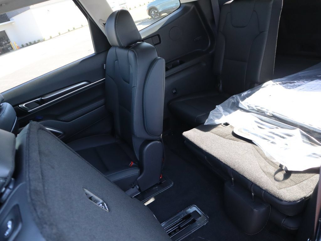 New 2025 Kia Telluride S FWD image 18