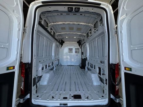 Used 2025 Ford Transit 250 148 High Roof AWD image 18