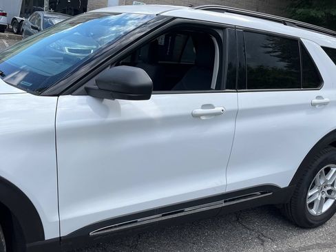 Used 2025 Ford Explorer Active AWD/4WD image 4