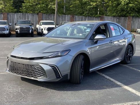 New 2026 Toyota Camry SE image 7